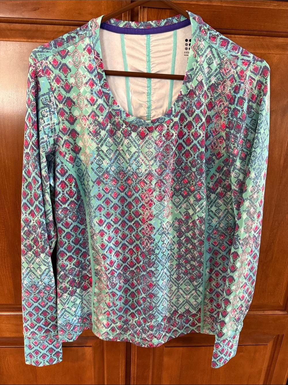 Printed Long-Sleeve Women's Performance Top